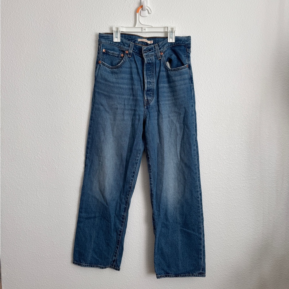 Levi’s Premium Ribcage Straight 30x27 - RUNS SMALL